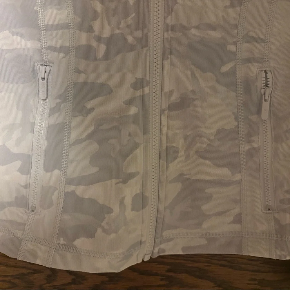 Lululemon Define jacket in Light Gray and white Camo pattern. - Picture 14 of 16